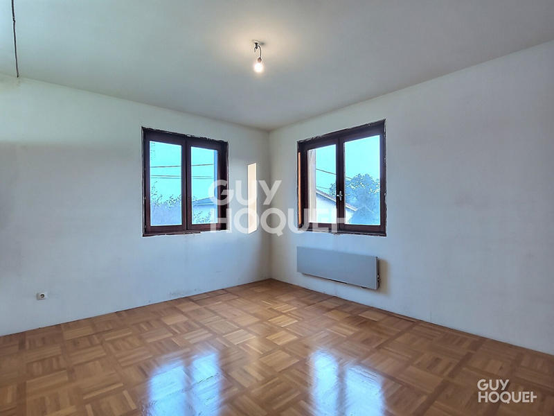 Maison - 200 m² - 8 pièces