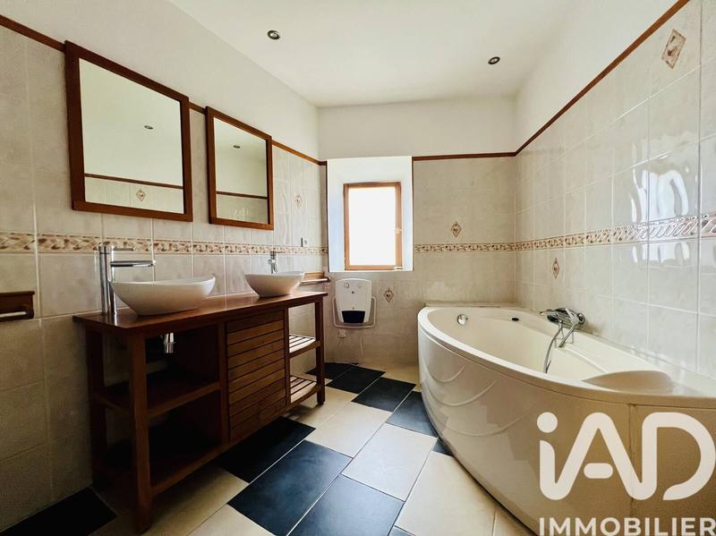 Maison de village - 87 m² - 5 pièces