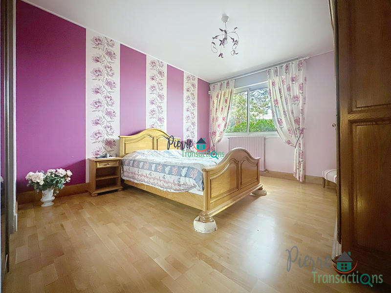 Maison traditionnelle - 199 m² - 6 pièces