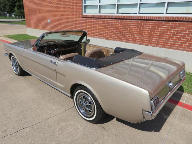 Ford Mustang Cabriolet V8 Pony