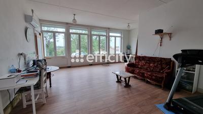 Maison - 205 m² - 8 pièces