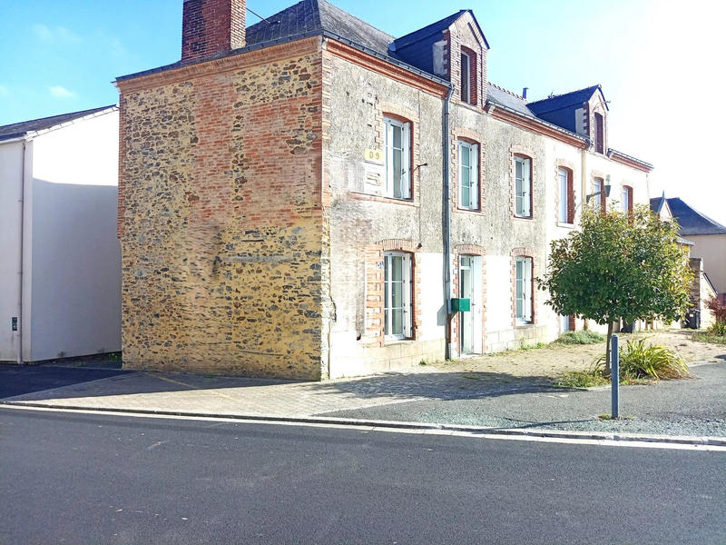 Maison - 93 m² - 4 pièces