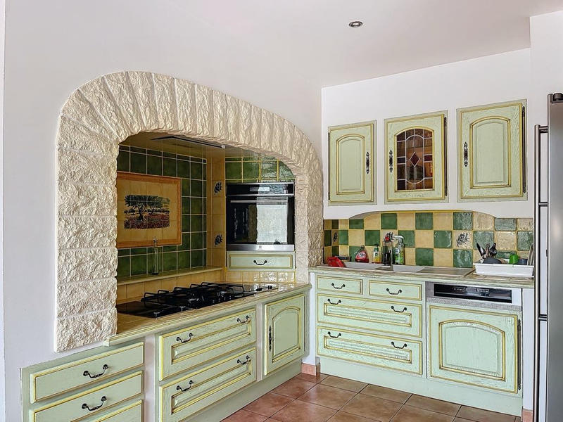 Maison - 230 m² - 10 pièces