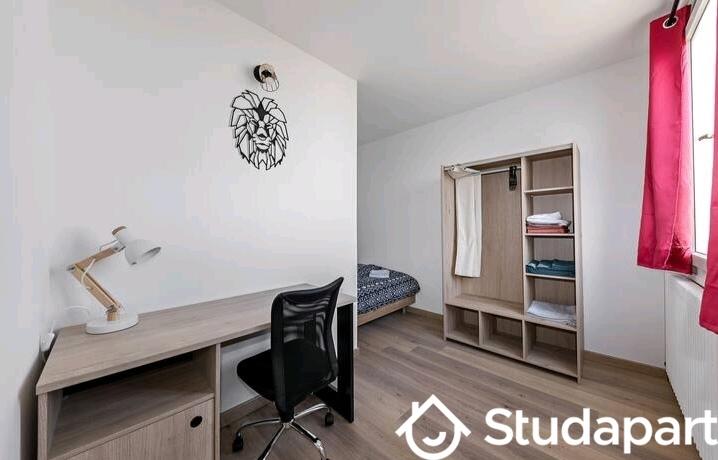 Chambre - 11 m² - 1 pièce