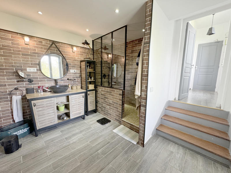 Maison - 209 m² - 8 pièces