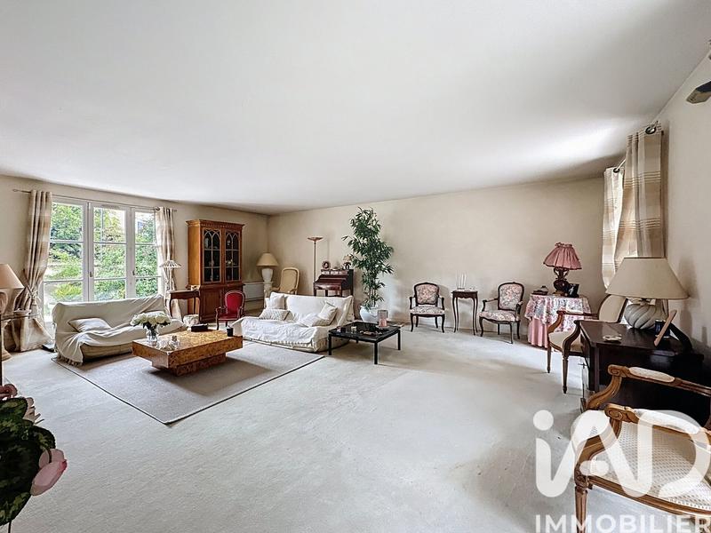 Maison - 245 m² - 7 pièces