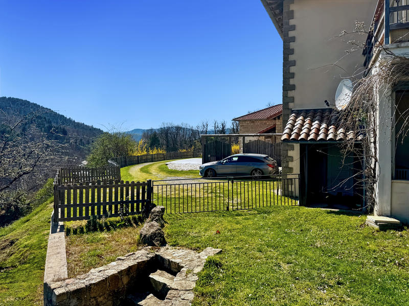 Propriété - 357 m² - 13 pièces