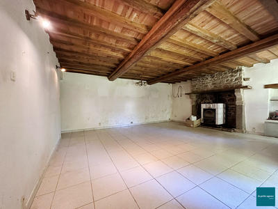 Maison traditionnelle - 170 m² - 8 pièces