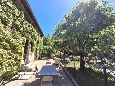 Maison - 260 m² - 6 pièces