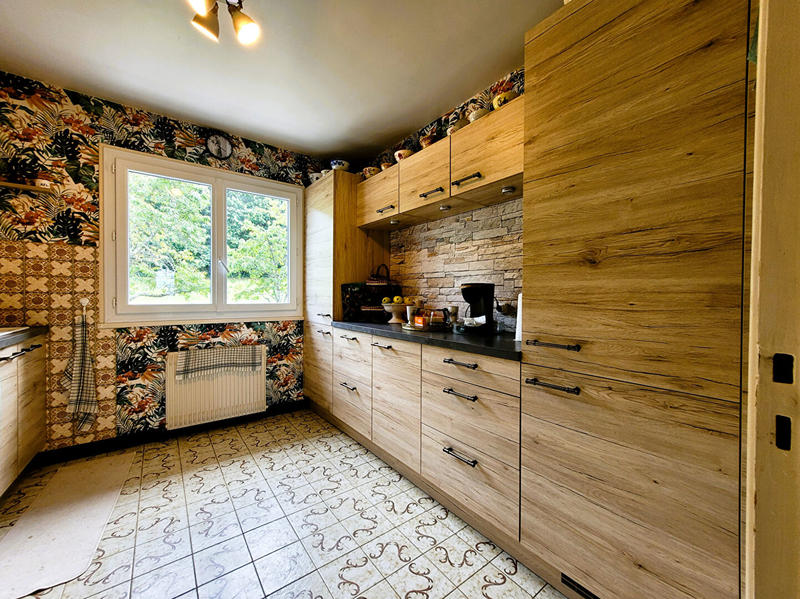 Maison - 180 m² - 8 pièces