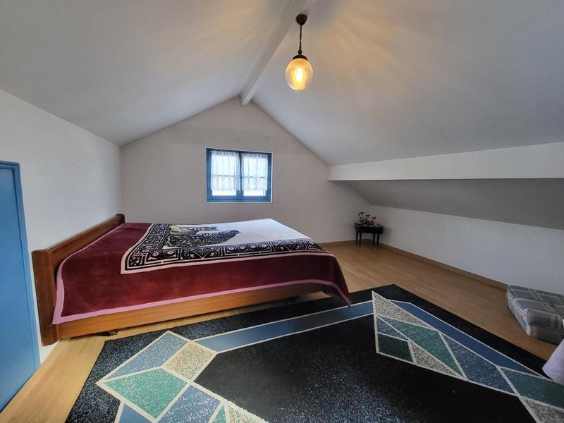 Maison traditionnelle - 81 m² - 5 pièces