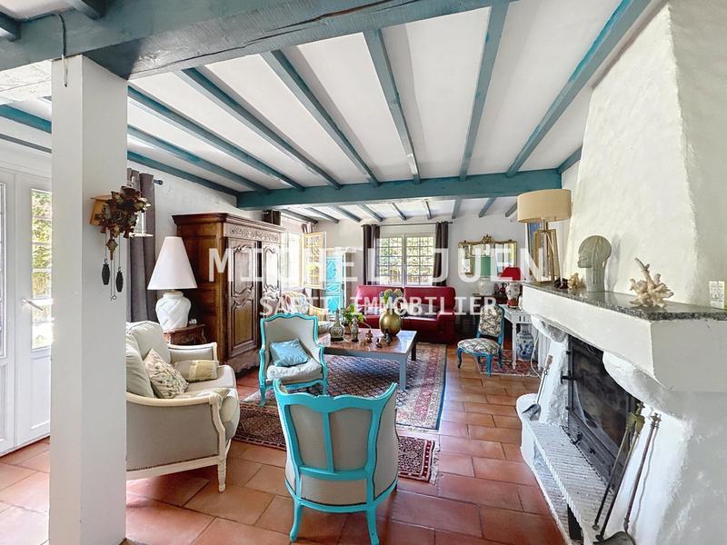 Maison - 232 m² - 6 pièces