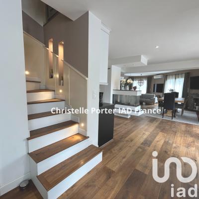 Maison - 200 m² - 6 pièces