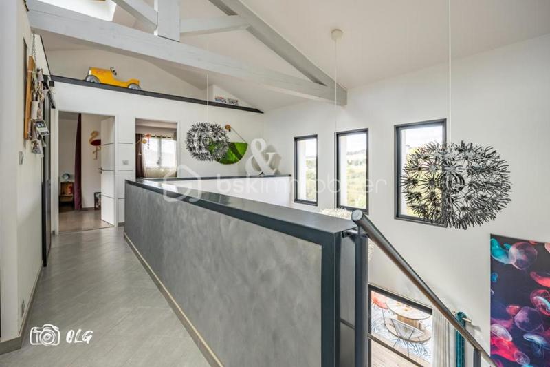 Maison - 208 m² - 6 pièces