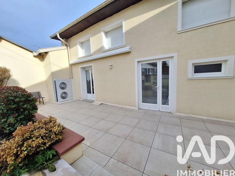 Maison de village - 236 m² - 9 pièces