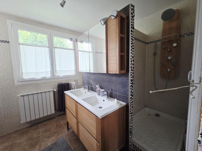 Maison - 247 m² - 7 pièces