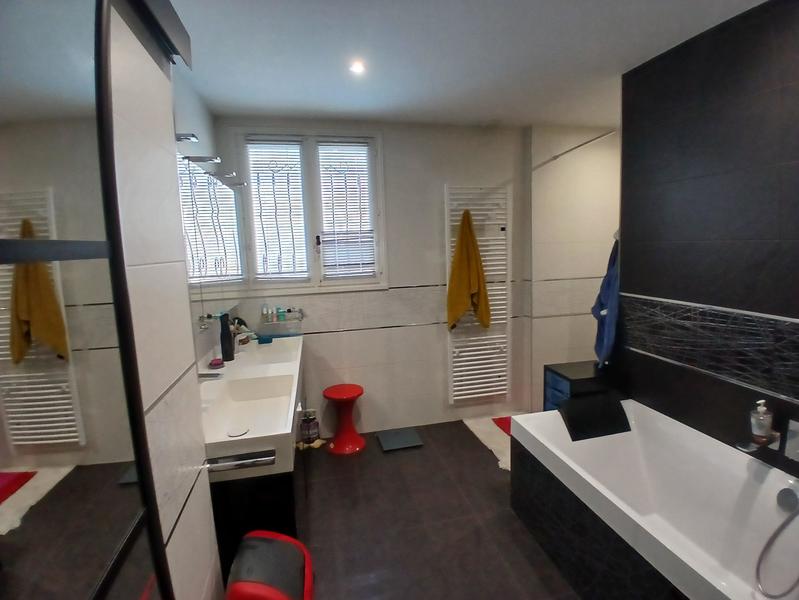 Maison de maîtres - 446 m² - 16 pièces