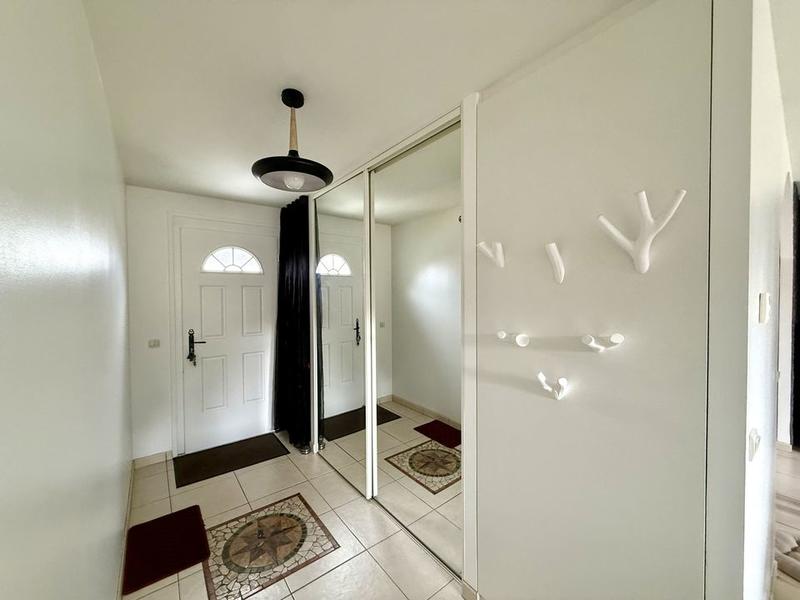 Maison - 93 m² - 5 pièces