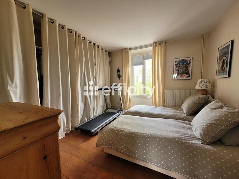 Maison - 180 m² - 7 pièces