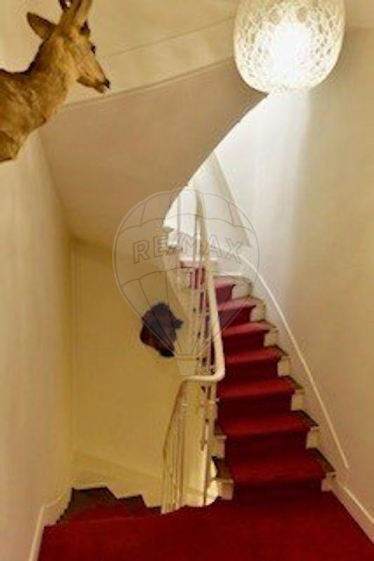 Demeure - 241 m² - 7 pièces