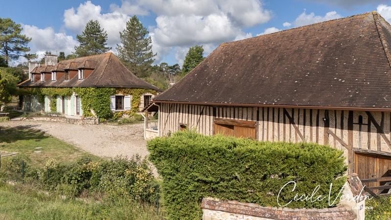 Corps de ferme - 250 m² - 7 pièces