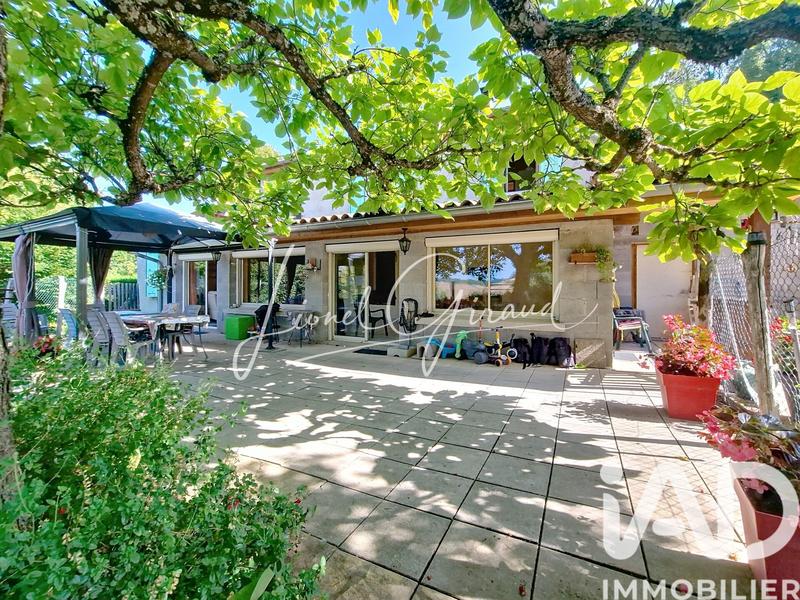 Maison - 147 m² - 8 pièces