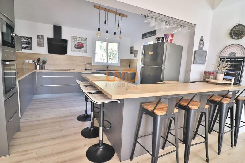Propriété - 370 m² - 13 pièces