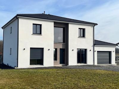 Maison - 195 m² - 9 pièces