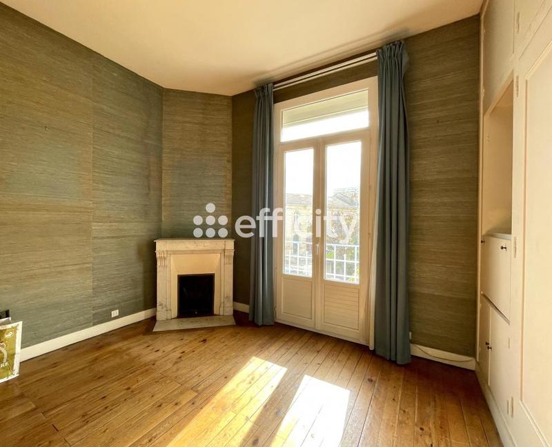 Maison bourgeoise - 160 m² - 8 pièces