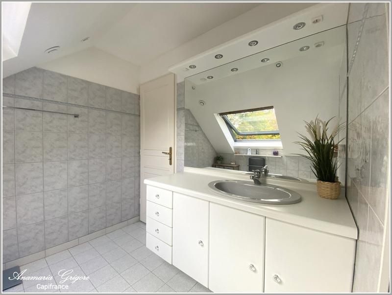 Maison - 180 m² - 6 pièces