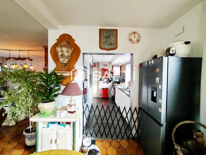 Maison - 220 m² - 9 pièces