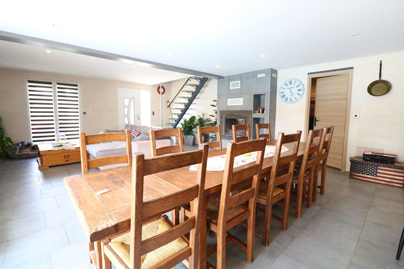 Maison - 197 m² - 8 pièces