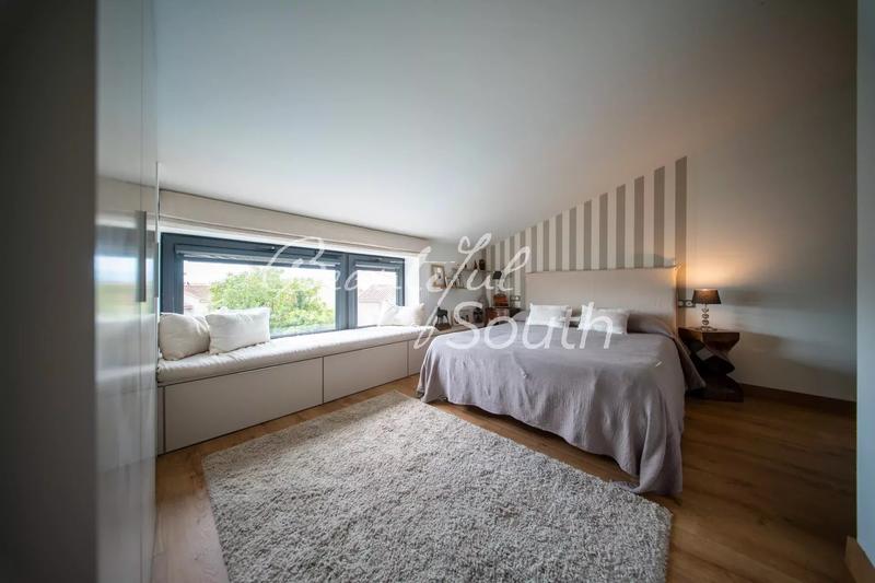 Villa - 302 m² - 10 pièces