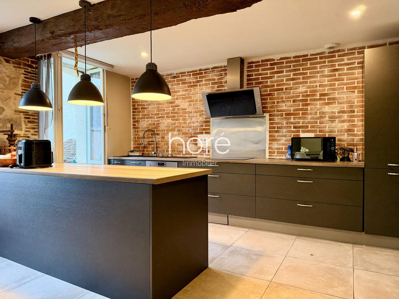 Maison - 255 m² - 8 pièces