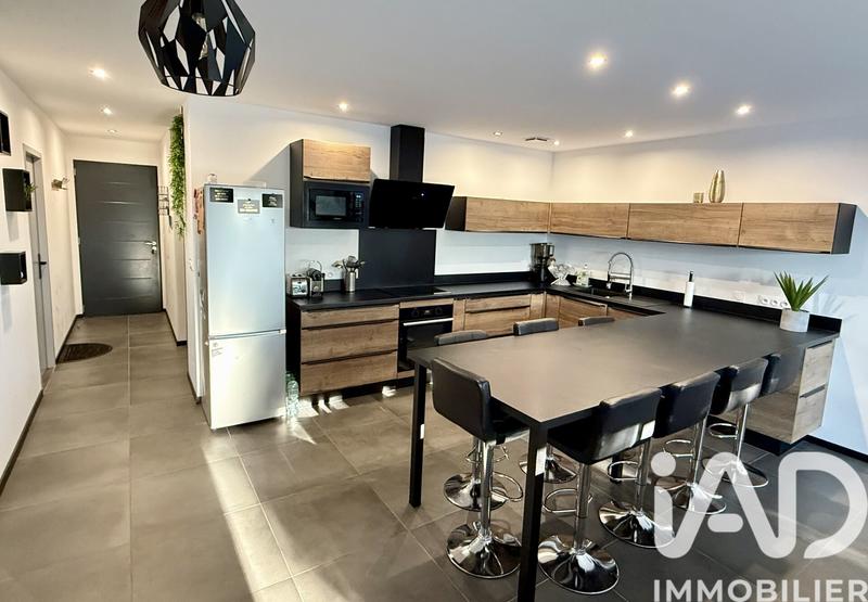 Maison - 96 m² - 4 pièces