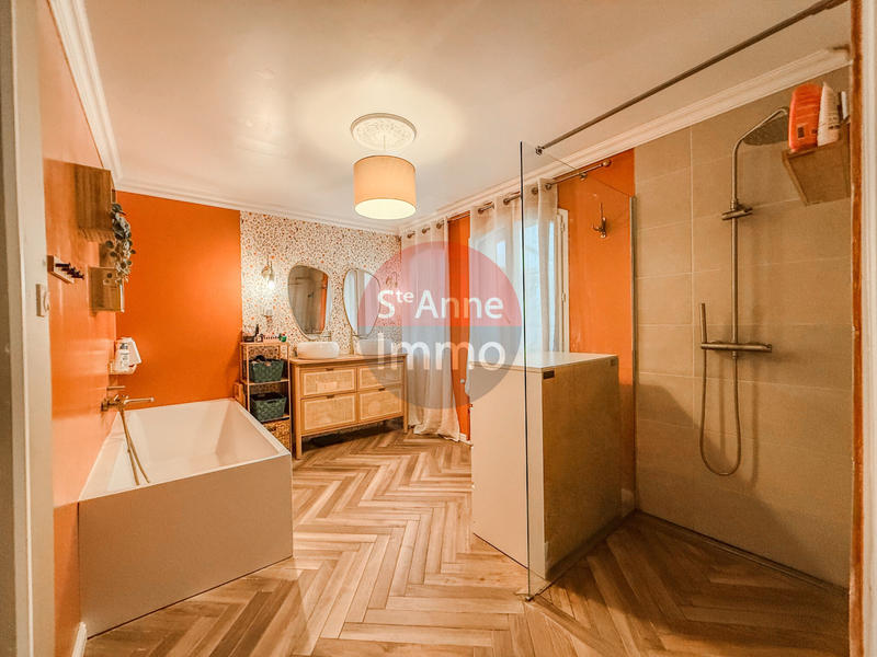 Maison - 140 m² - 6 pièces