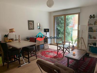 Studio - 30 m² - 1 pièce