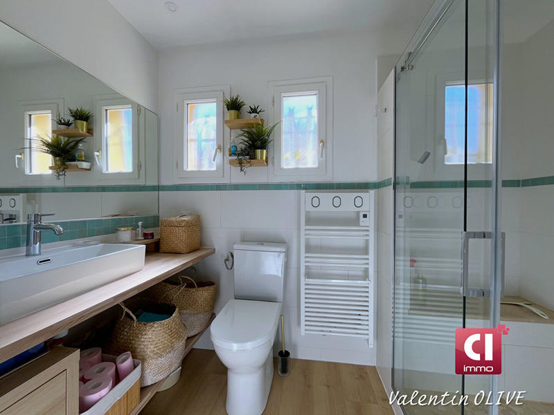 Maison - 222 m² - 7 pièces