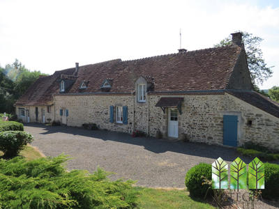 Maison traditionnelle - 422 m² - 14 pièces