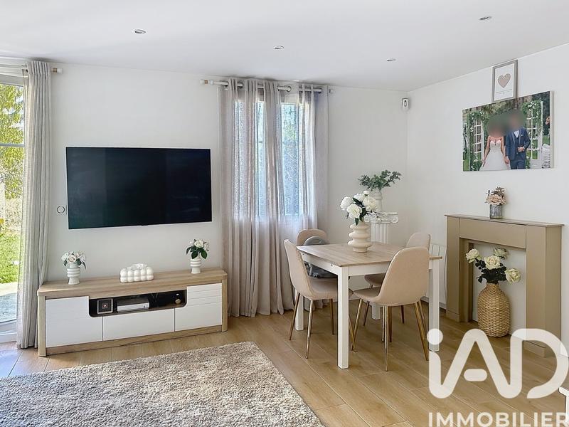 Maison - 93 m² - 5 pièces