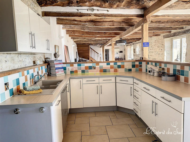 Maison traditionnelle - 216 m² - 8 pièces