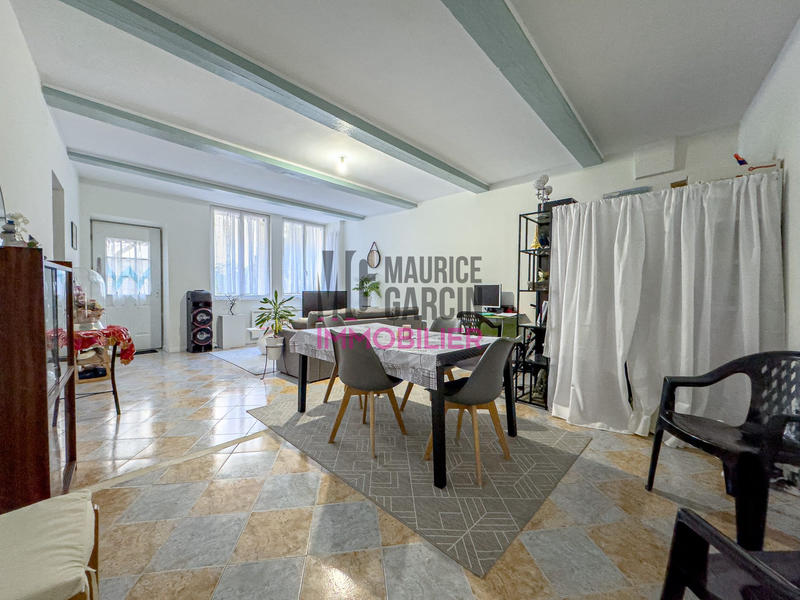 Maison - 240 m² - 7 pièces