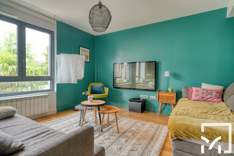 Maison - 180 m² - 7 pièces