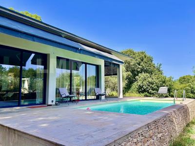 Maison - 185 m² - 7 pièces