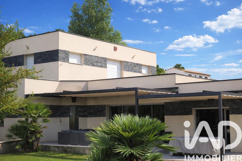 Maison de maîtres - 250 m² - 7 pièces