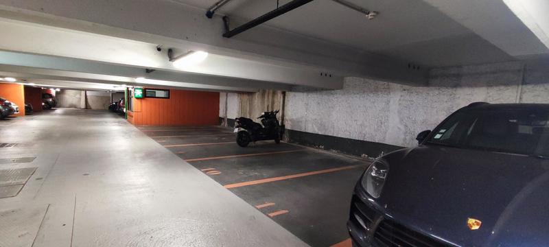 Parking / Garage - 10 m²