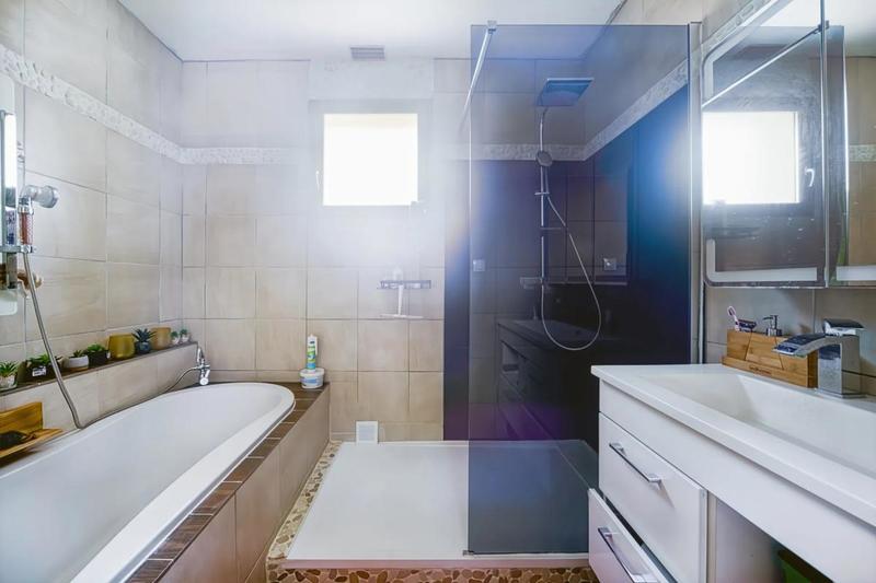 Demeure - 157 m² - 8 pièces