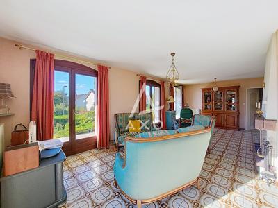 Maison - 104 m² - 5 pièces