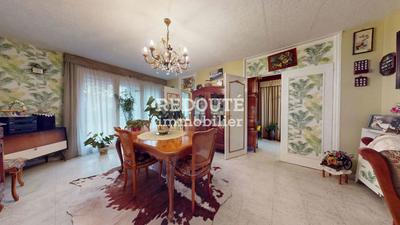 Propriété - 102 m²