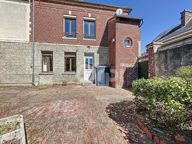Maison - 85 m² - 5 pièces